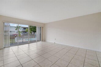 7713 SW 88th St in Kendall, FL - Building Photo - Building Photo