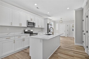 701 W 29th St in Norfolk, VA - Building Photo