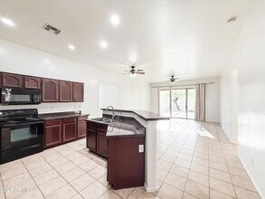 33438 N 25th Ave in Phoenix, AZ - Building Photo - Building Photo