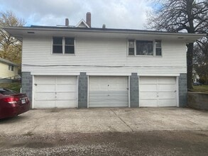 730 E 12th St in Crete, NE - Building Photo - Building Photo