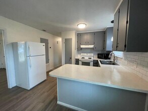 122 Hillwood Dr in Crestview, FL - Building Photo - Building Photo