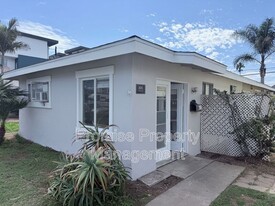 303-307 S Myers St in Oceanside, CA - Building Photo