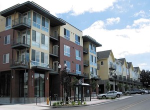 North Main Village in Milwaukie, OR - Building Photo - Building Photo