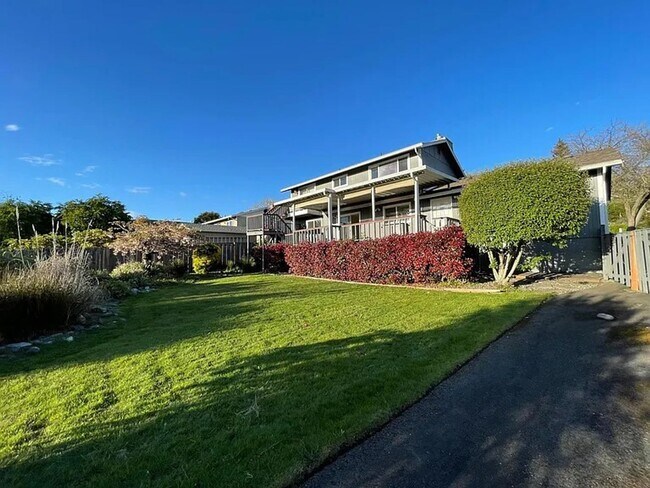 1502 N Juniper St in Tacoma, WA - Building Photo - Building Photo
