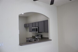 1819 Meadow Pond Way in Orlando, FL - Building Photo - Building Photo