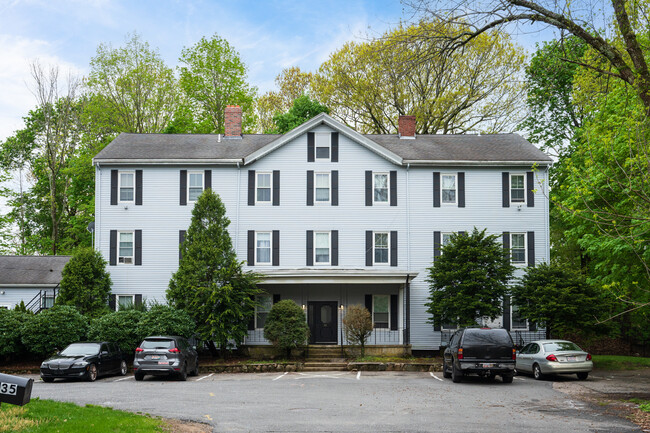 33 Rockland St in Canton, MA - Foto de edificio - Building Photo