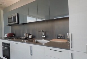 1310 N Cleveland Ave in Chicago, IL - Building Photo