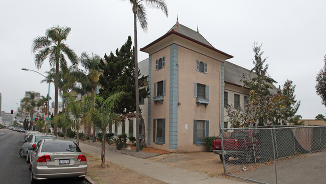 La Maison in San Diego, CA - Building Photo - Building Photo