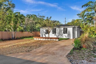 1123 NE 1st Ave. in Fort Lauderdale, FL - Foto de edificio - Building Photo