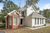 706 Shore View in Lithonia, GA - Building Photo - Building Photo