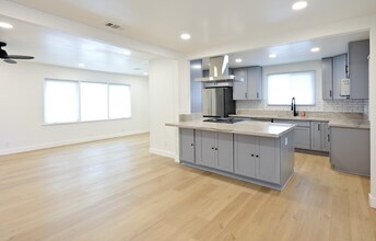 1903 Stevely Ave in Long Beach, CA - Building Photo - Building Photo