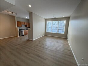 575 Summerfield Dr in Westland, MI - Building Photo - Building Photo