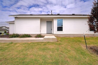 108 White Dunes Dr in Maxwell, TX - Foto de edificio - Building Photo