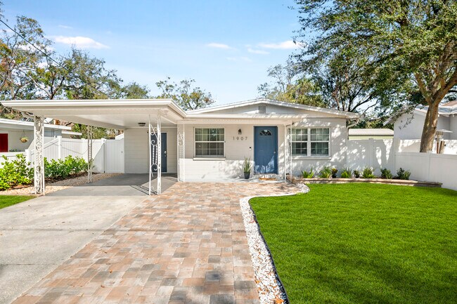 property at 1907 W Spruce St
