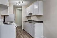 Huxley Apartments in Saskatoon, SK - Building Photo - Building Photo