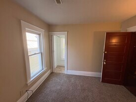 2120 Cherry St, Unit Apt 2N in Erie, PA - Building Photo