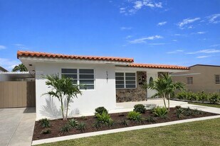 1781 SW 13th St in Miami, FL - Building Photo