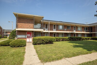 Village Square Apartments in Detroit, MI - Foto de edificio - Building Photo