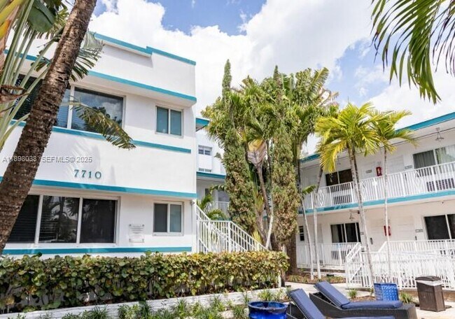 7710 Harding Ave in Miami Beach, FL - Foto de edificio - Building Photo