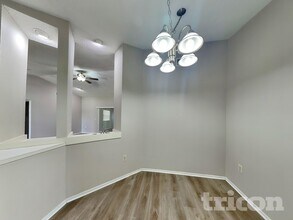 1203 70th Dr E in Sarasota, FL - Building Photo - Building Photo