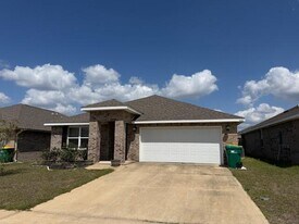 4607 Reveille Wy in Crestview, FL - Building Photo