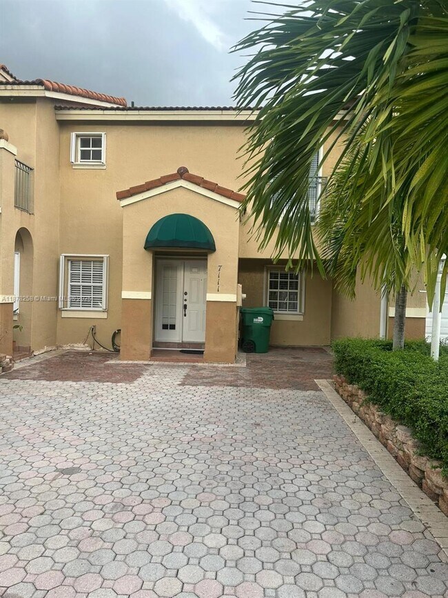 7111 SW 158th Ct in Miami, FL - Building Photo - Building Photo