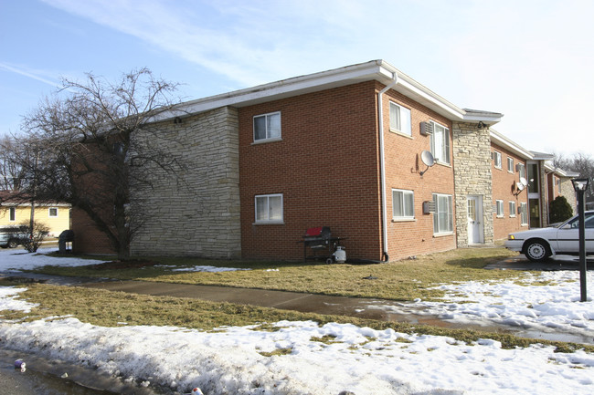 Ridgewood Apartments in Lansing, IL - Building Photo - Building Photo