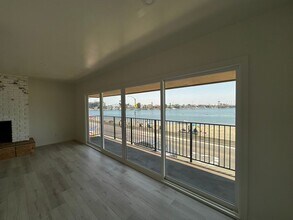 101 Bay Shore Ave in Long Beach, CA - Building Photo - Building Photo