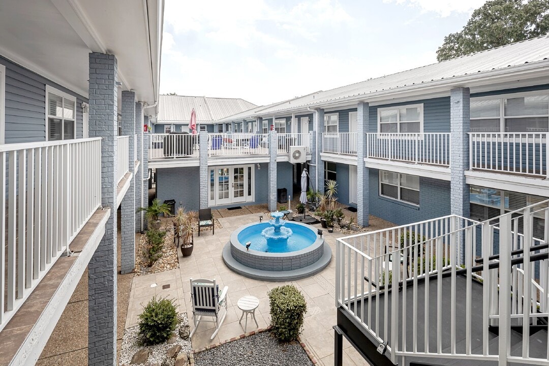 1282 Beach Blvd in Biloxi, MS - Building Photo