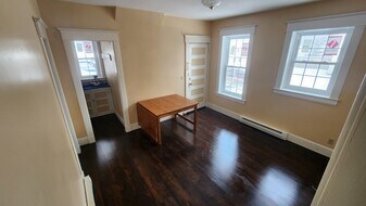 315 McClellan St, Unit 2R in Schenectady, NY - Building Photo