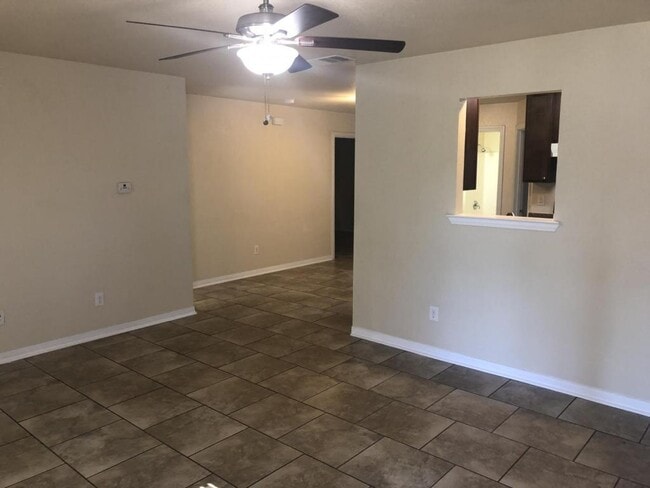 310 Shirley Dr in Lacy Lakeview, TX - Building Photo - Building Photo
