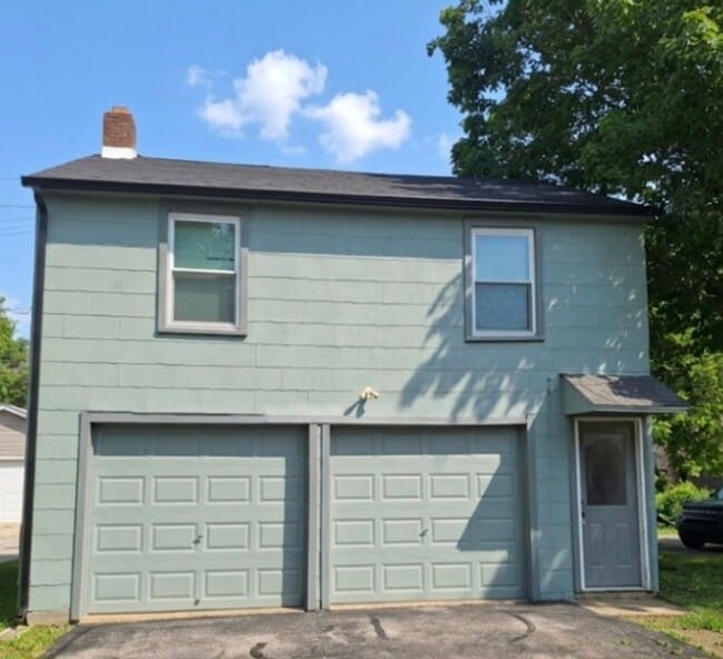 property at 4523 S Harmon St