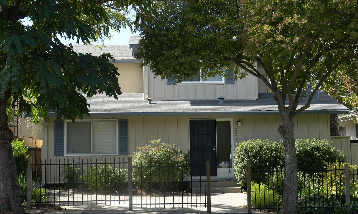 22782 Vermont St in Hayward, CA - Foto de edificio