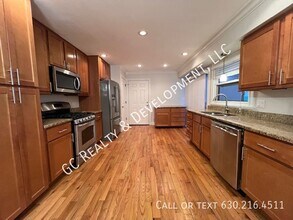 925 Indian Boundary Dr in Westmont, IL - Building Photo - Building Photo
