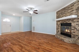 9134 Lakeside Dr in Montgomery, TX - Building Photo - Building Photo