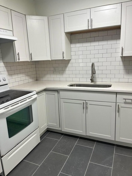 property at 1975 Dunbar Dr