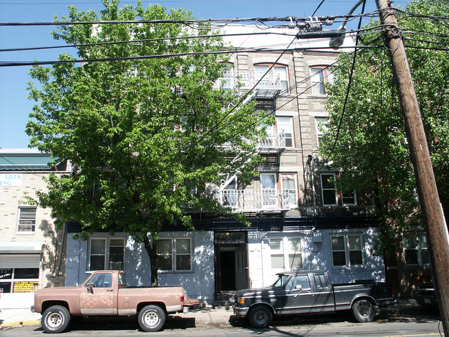 65 Jackson St in Newark, NJ - Foto de edificio - Building Photo