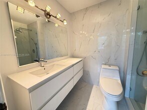 16736 Hemingway Dr in Weston, FL - Building Photo - Building Photo