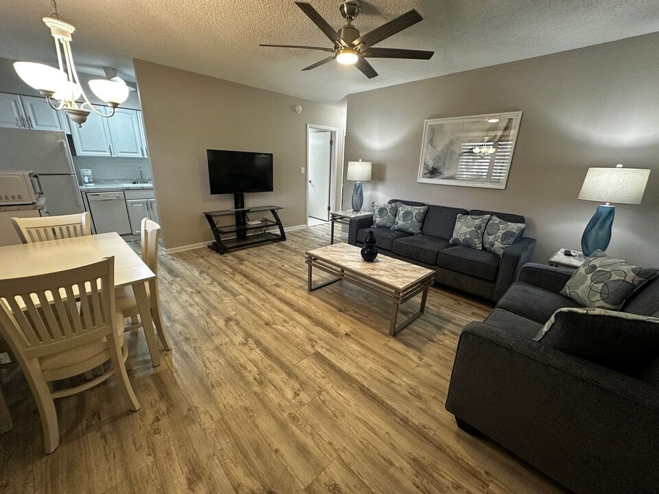 167 N Collier Blvd in Marco Island, FL - Building Photo