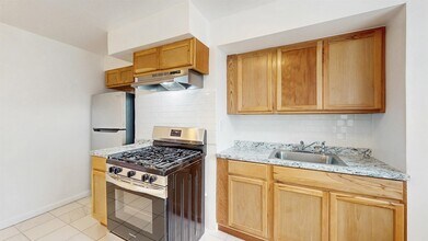 174 Beacon Ave in Jersey City, NJ - Building Photo - Building Photo
