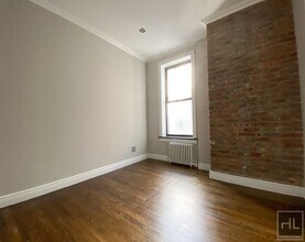 East 18th Street in New York, NY - Foto de edificio - Building Photo