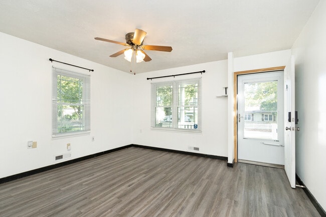 1955 Lincoln Dr in Manhattan, KS - Building Photo - Building Photo