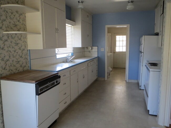 1203 W Brown Ave in Fresno, CA - Building Photo - Building Photo