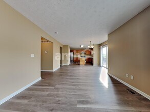 135 Easton Manor Dr in Monroe, OH - Building Photo - Building Photo