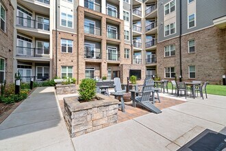 Lantower Weston Corners in Cary, NC - Foto de edificio - Building Photo