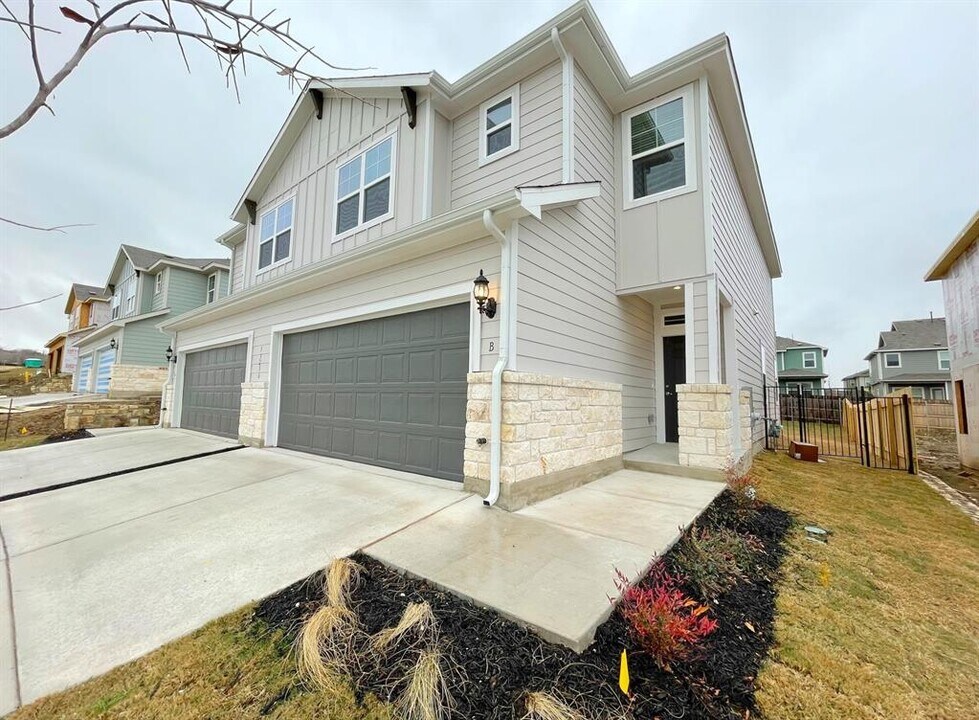 15236 Sweet Mimosa Dr in Austin, TX - Building Photo