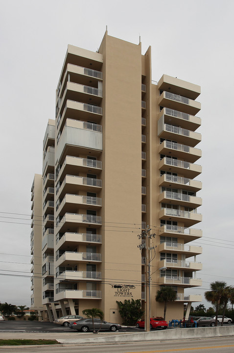 Hillsboro Light Towers in Pompano Beach, FL - Building Photo