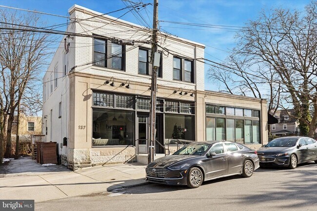 137 E Spring Ave, Unit 2R in Ardmore, PA - Building Photo - Building Photo