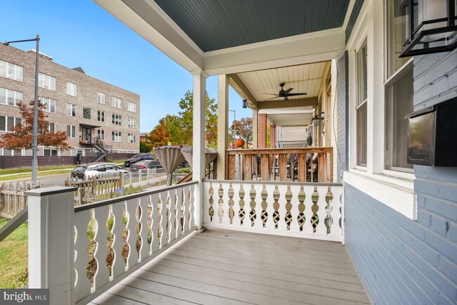 property at 1949 H St NE