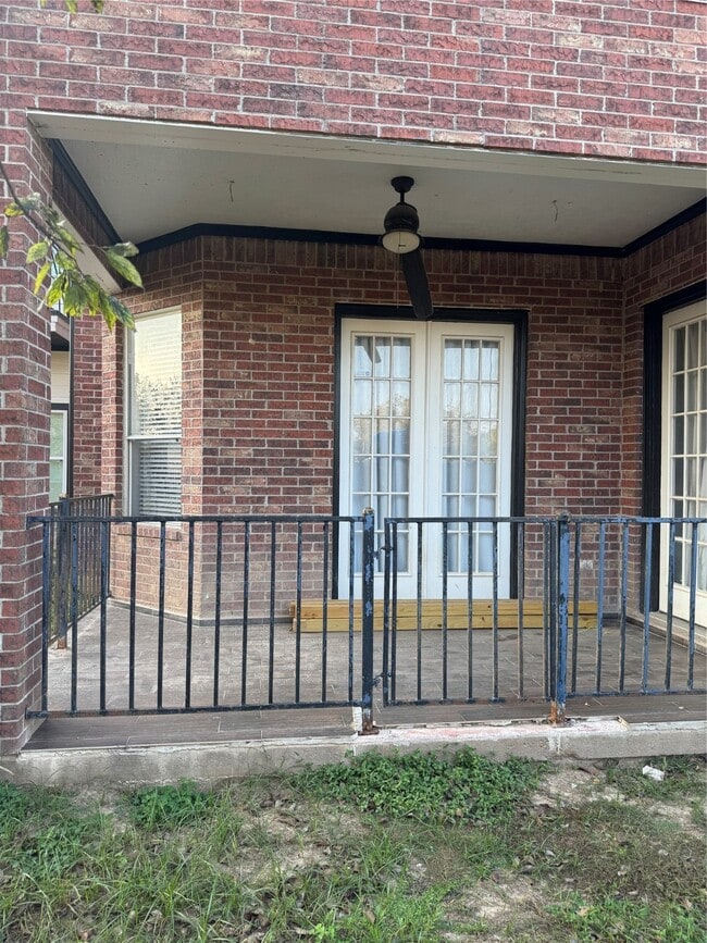 property at 6015 Ladonia St